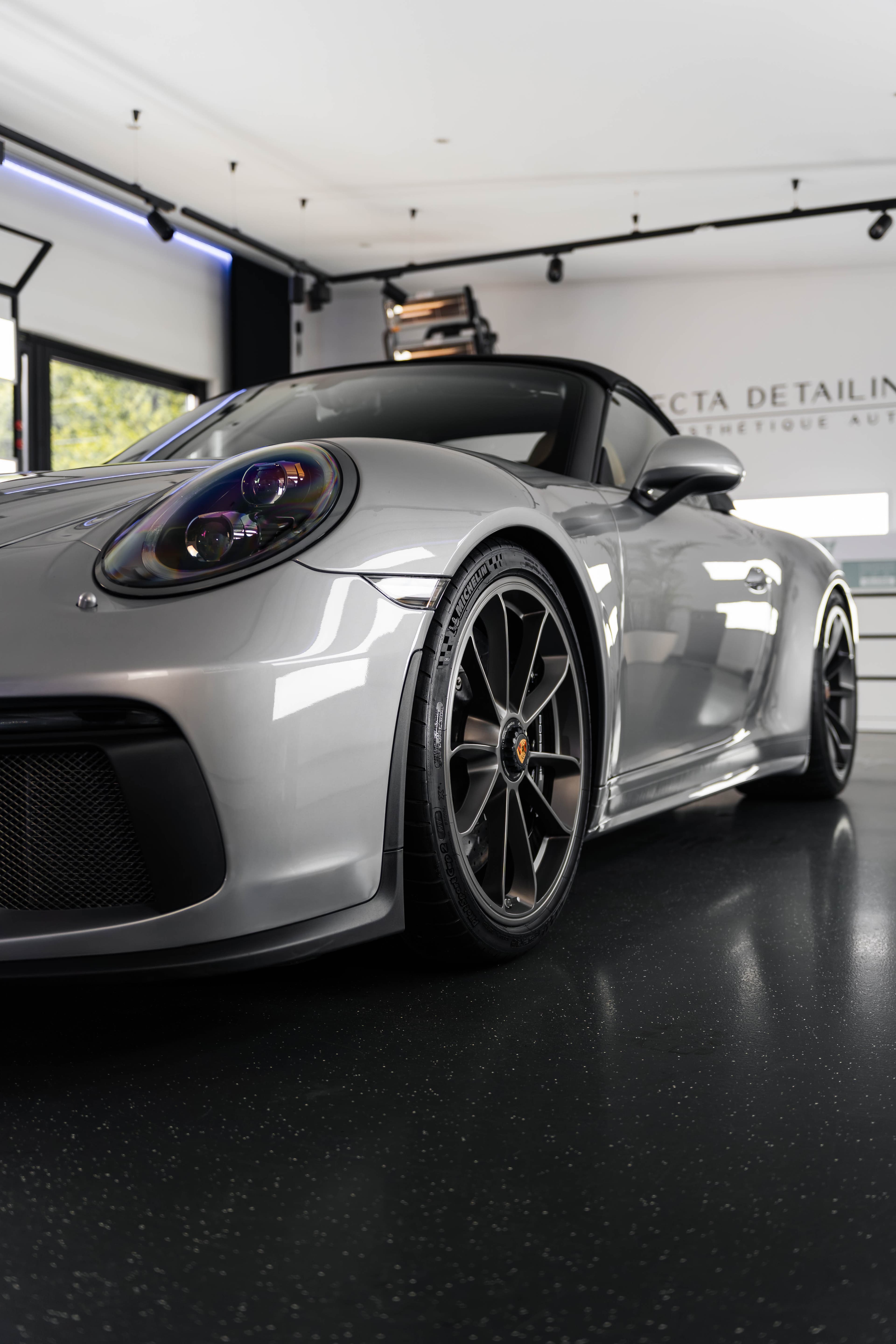 Porsche GT4 RS